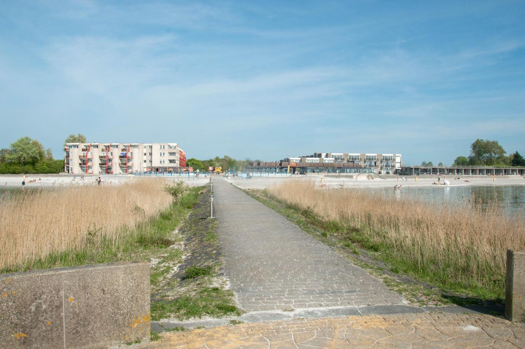 Zuiderzeestate 35, Prachtig Appartement Aan Het Ijsselmeer Makkum Extérieur photo